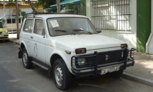Coche en barriada España