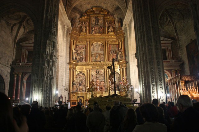 A. RODRIGUEZ- Traslado Santo Crucifijo a su paso 2013