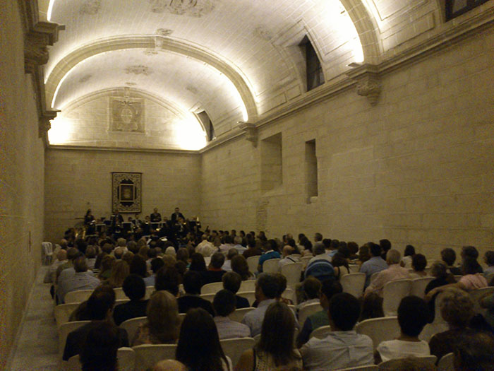 CLAUSTROS CONCIERTO