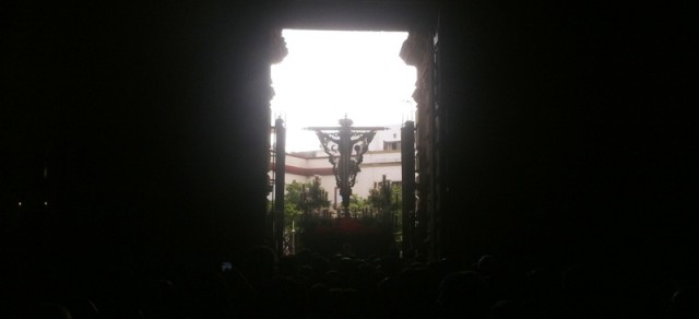 JV - Cristo de la Expiracion saliendo de San Miguel