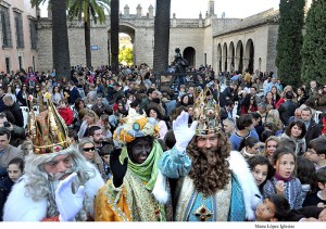 Alcaldesa preside coronacion Reyes Magos _ 01