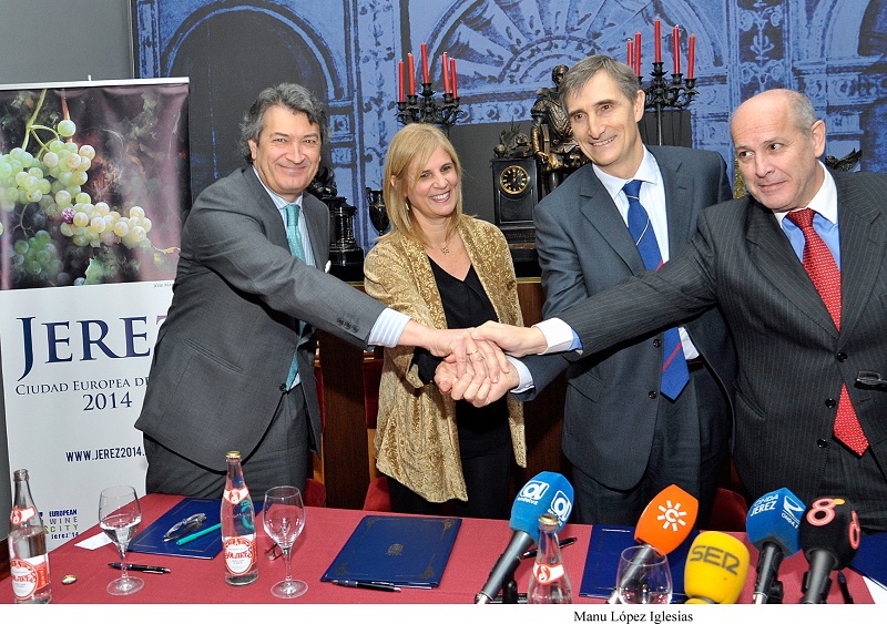Alcaldesa firma adhesion al programa _ Wine in Moderation _ 01