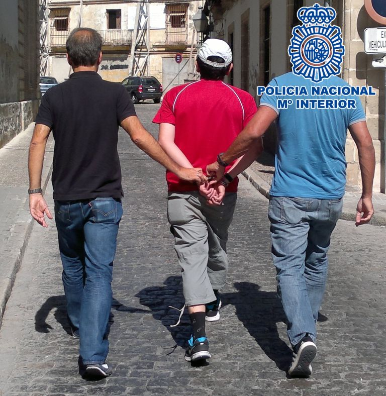 ROBO A LA CAIXA ESPOSADO 2.JPG