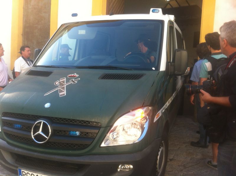 pedro-pacheco-furgon-guardia-civil-puerto-3