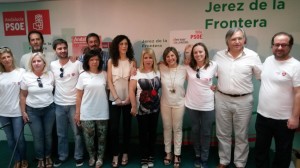 20150522 Jerez - Irene García, Mamen Sánchez y Miriam Alconchel, con el equipo del PSOE de Jerez