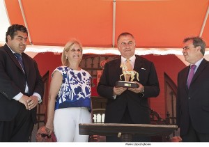 Alcaldesa_entrega_Caballo_de_Oro___Nicolas_Domecq___02