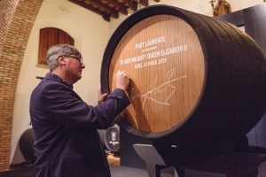 Simon Armitage, Poeta Laureado firmando bota en Jerez