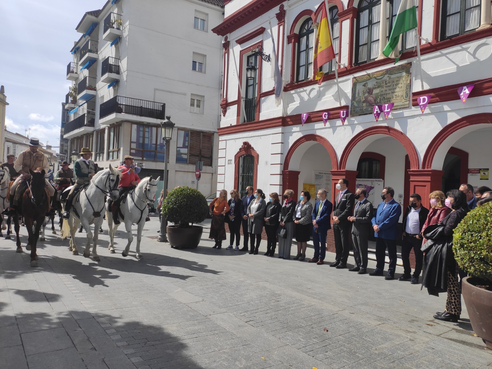 Tres jinetes parten de Lebrija con destino Alcalá de Henares en la Ruta Nebrisense