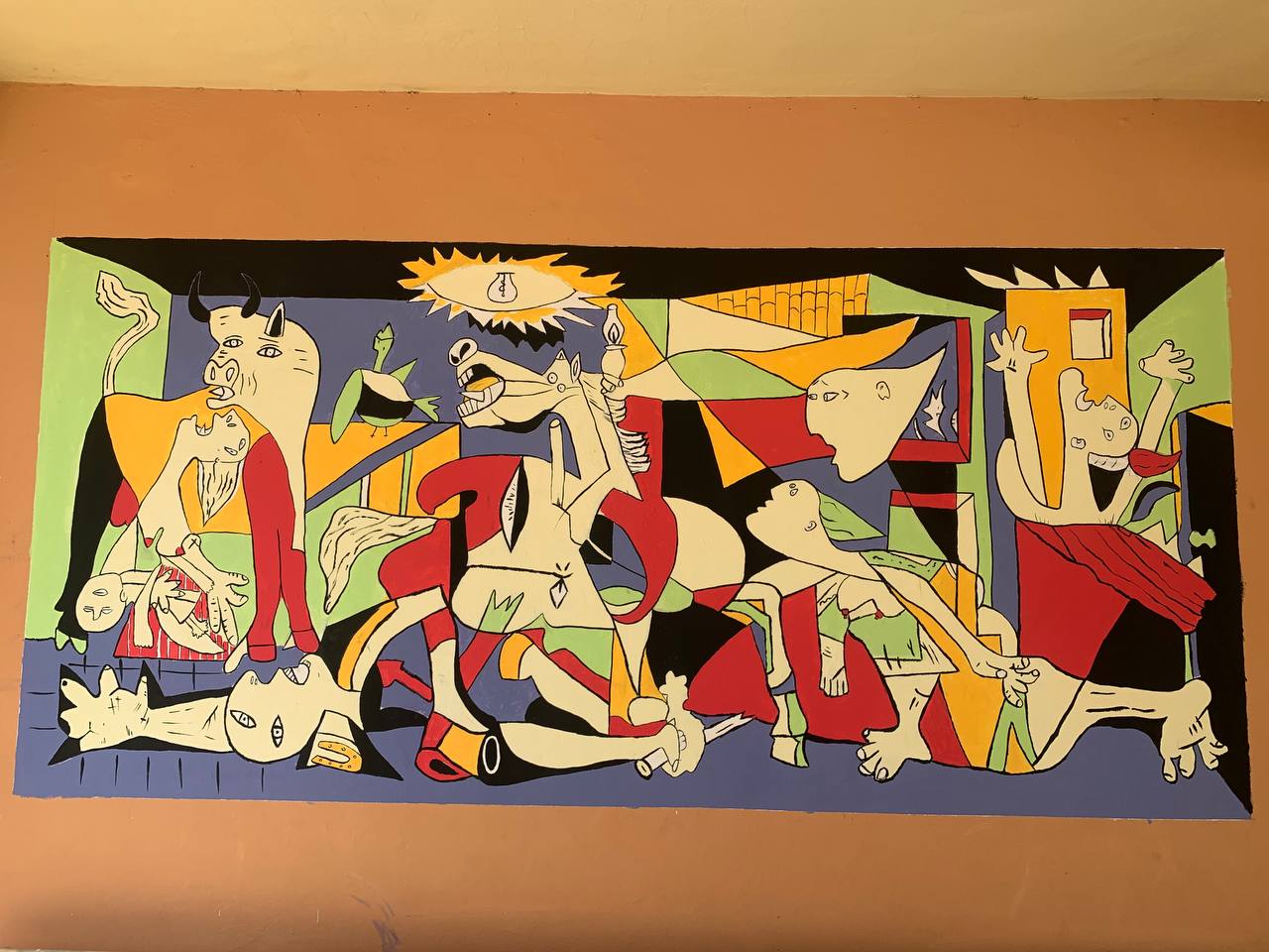 El colegio Pablo Picasso pinta El Guernica
