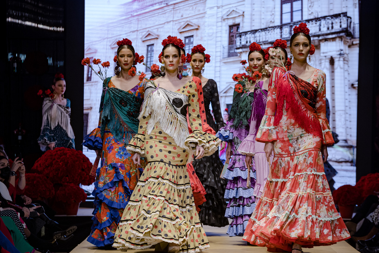 La pasarela de moda flamenca de Jerez se llena de premios y rostros conocidos