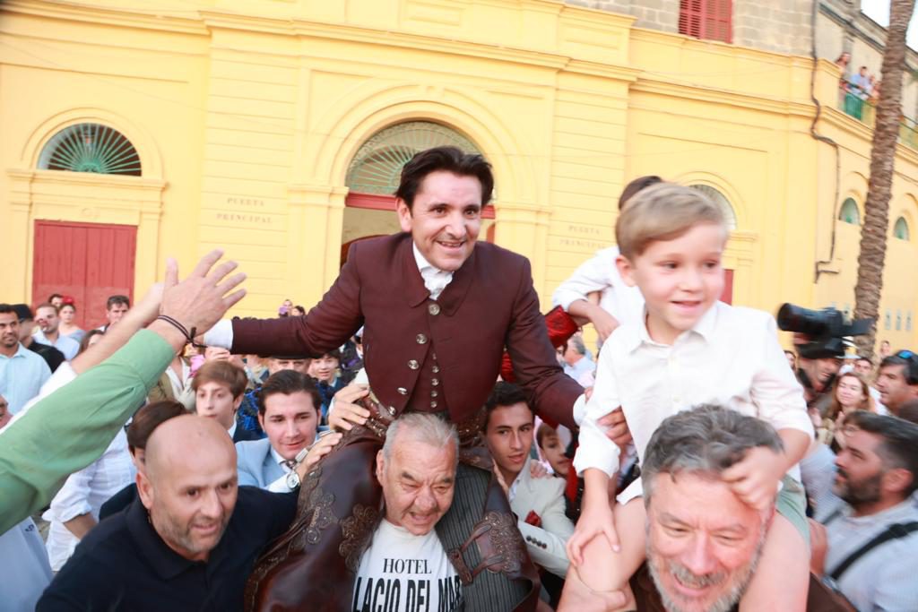 Tarde histórica para Diego Ventura en su solitaria en la Plaza de Toros de Jerez