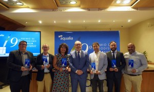 Los finalistas de la última (9º) edición del Premio de Periodismo, con Lucas Díaz, director España de Aqualia