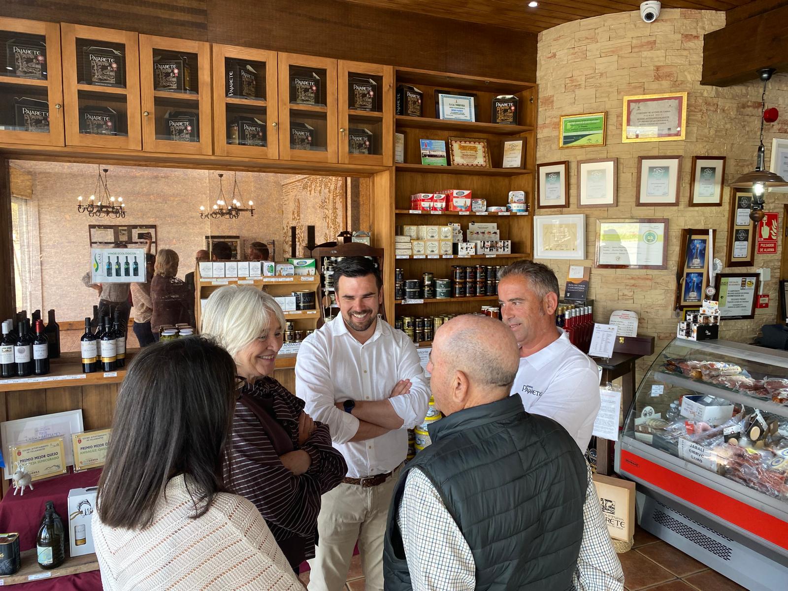 La delegada del Gobierno visita las instalaciones de Quesos Pajarete